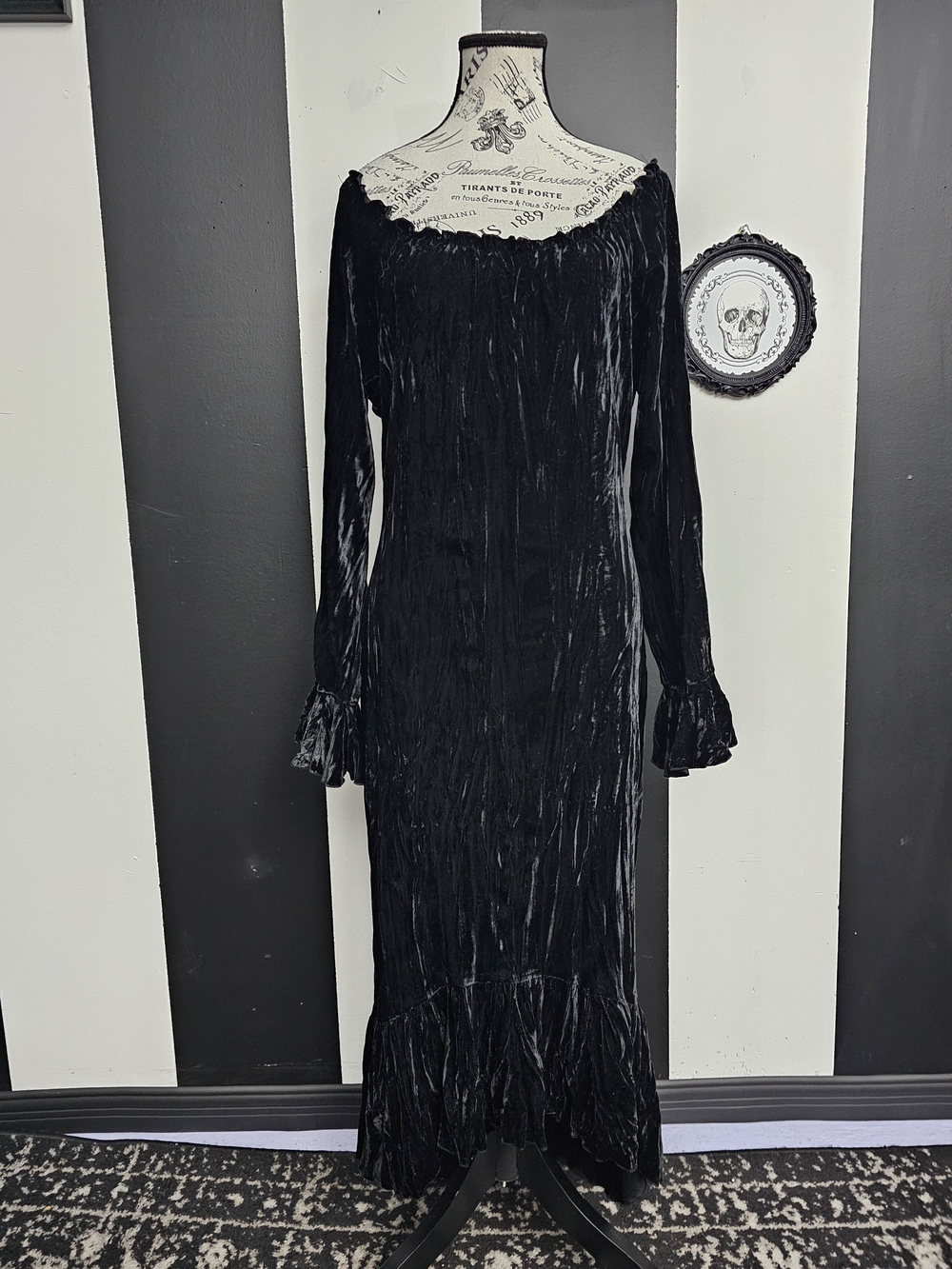 Witchy Black Velvet Long Sleeve Ruffle-Hem Dress